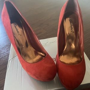 Size 8 Burnt orange suede Heels